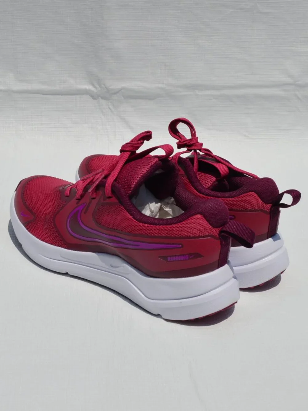 Nike Cosmic Runner (GS) Size 5Y (New)